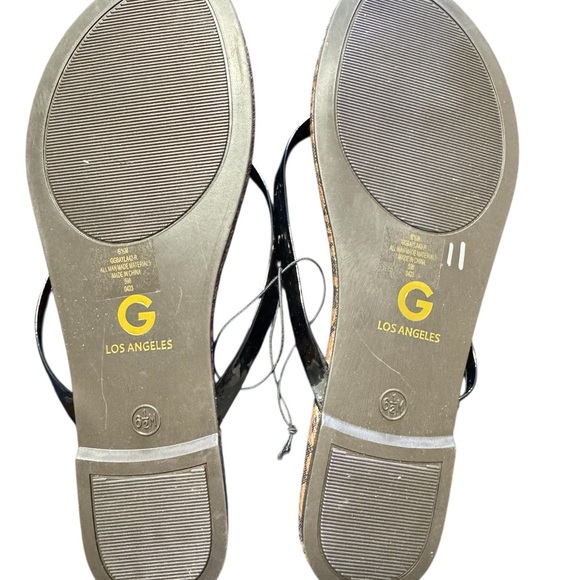 Stylish Black Flip-Flops - Picture 2 of 2